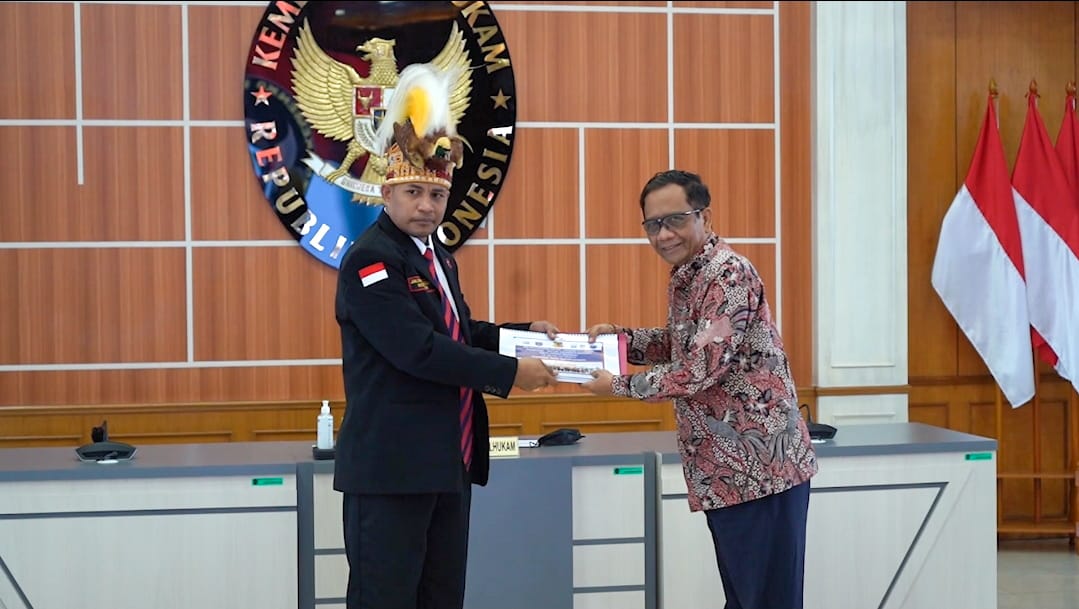 Mahfud MD dan dewan adat papua