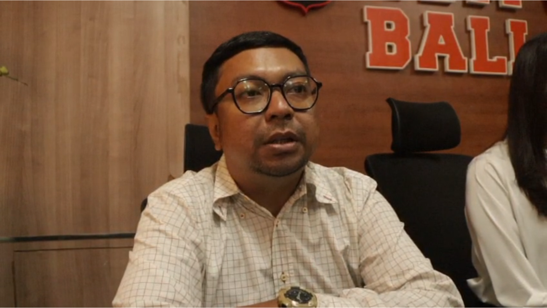 Dosen-Hukum-Tata-Negara-Universitas-Udayana-Bali-Edward-Thomas-Lamury1